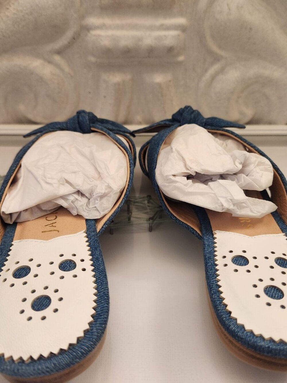 Jack Rogers "Tilly" criss-cross Denim bow slides. NIB. Size 6.5 - Picture 7 of 10